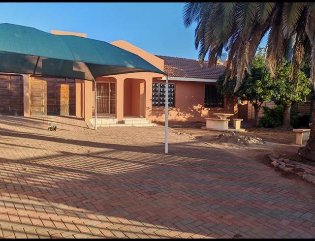 3 BEDROOM HOUSE FOR SALE IN FLORA PARK